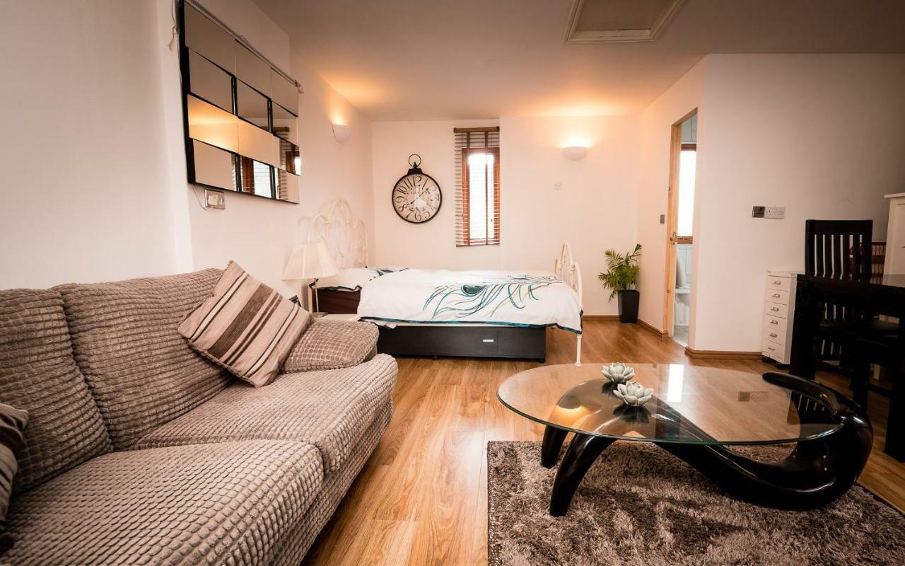 Spring Meadow Apartment Устър Екстериор снимка